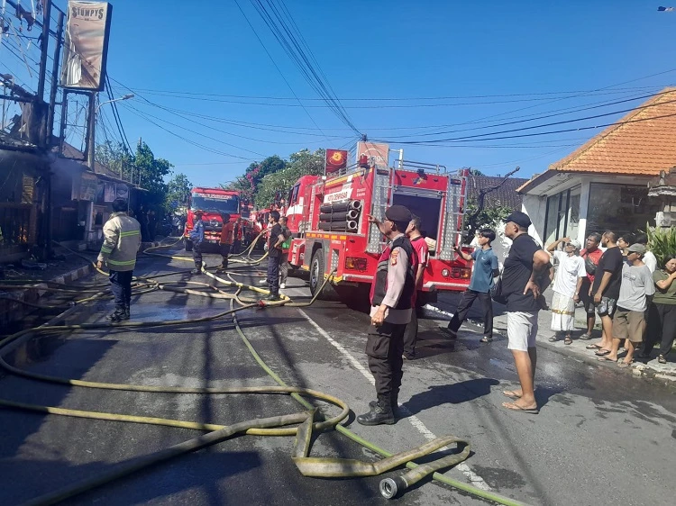 3 Sanur, Bali Businesses Destroyed by Fire