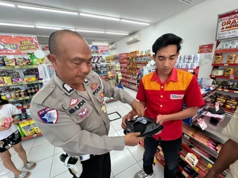 A Lost Wallet Containing Rp. 30 Million Returned to Owner