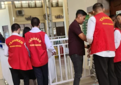 Two &lsquo;Lady Boys&rsquo; Have Their Day in a Bali Courtroom