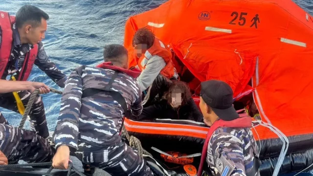 BREAKING NEWS: Passenger Ferry Bound for Bali Ablaze in the Lombok Straits