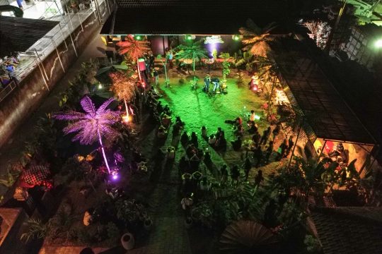 Come to the Free of Charge Garden Party!!!