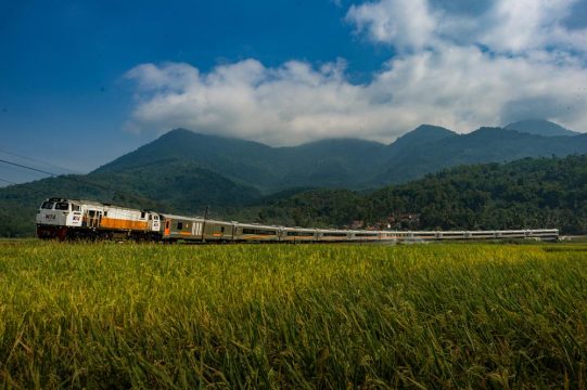Indonesia Aims to Build a 14,000-km Railway Network.