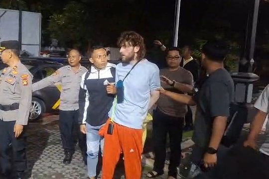 Trial Begins for Britain Who Stabbed Hotel Worker in North Bali