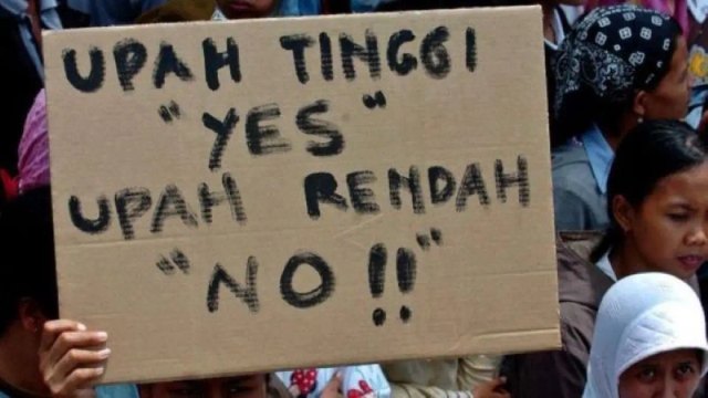 Bali’s Provincial Minimum Wage (UMP) Under Scrutiny; Governor Questions Those Seeking Political Attention.